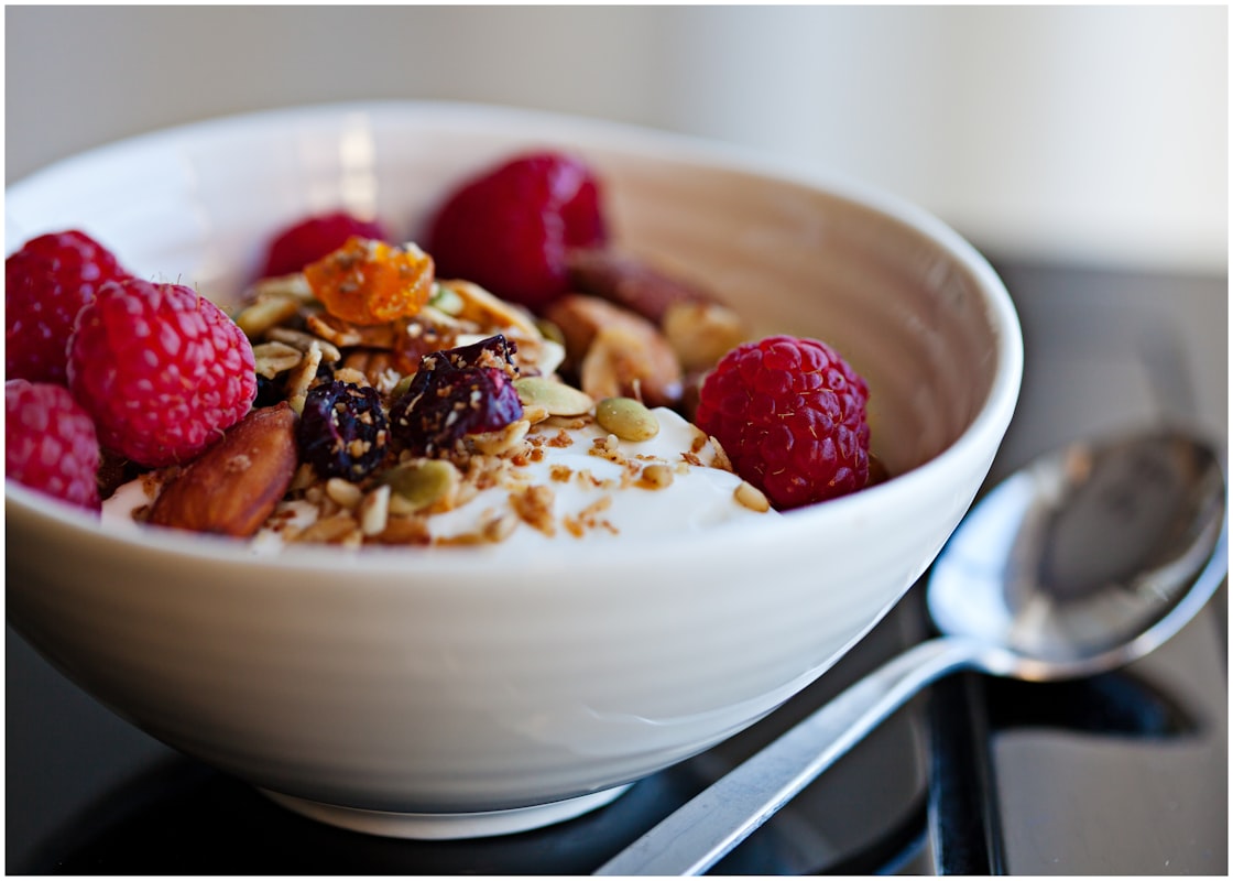 Yogurt greco con granola naturale